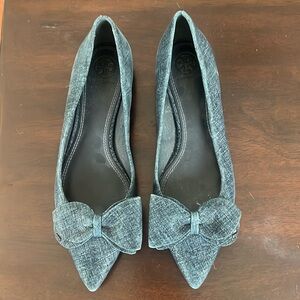 Beautiful Tory Burch flats with Bow detail 7.5